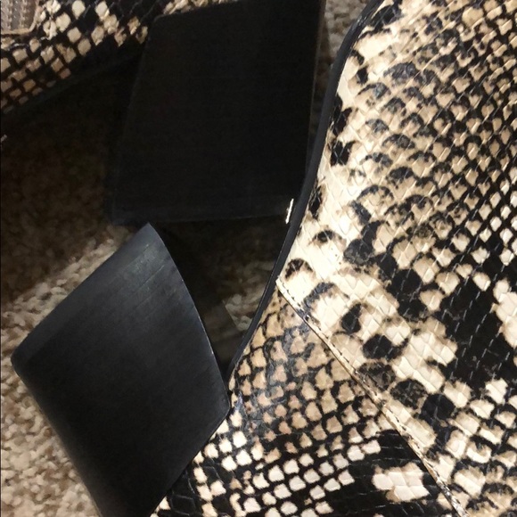 New snake print ankle booties for fall winter - Picture 5 of 6